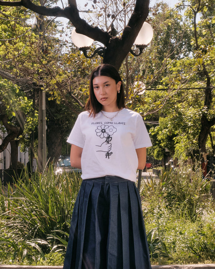 TEE FLORES, COMO LLAVES